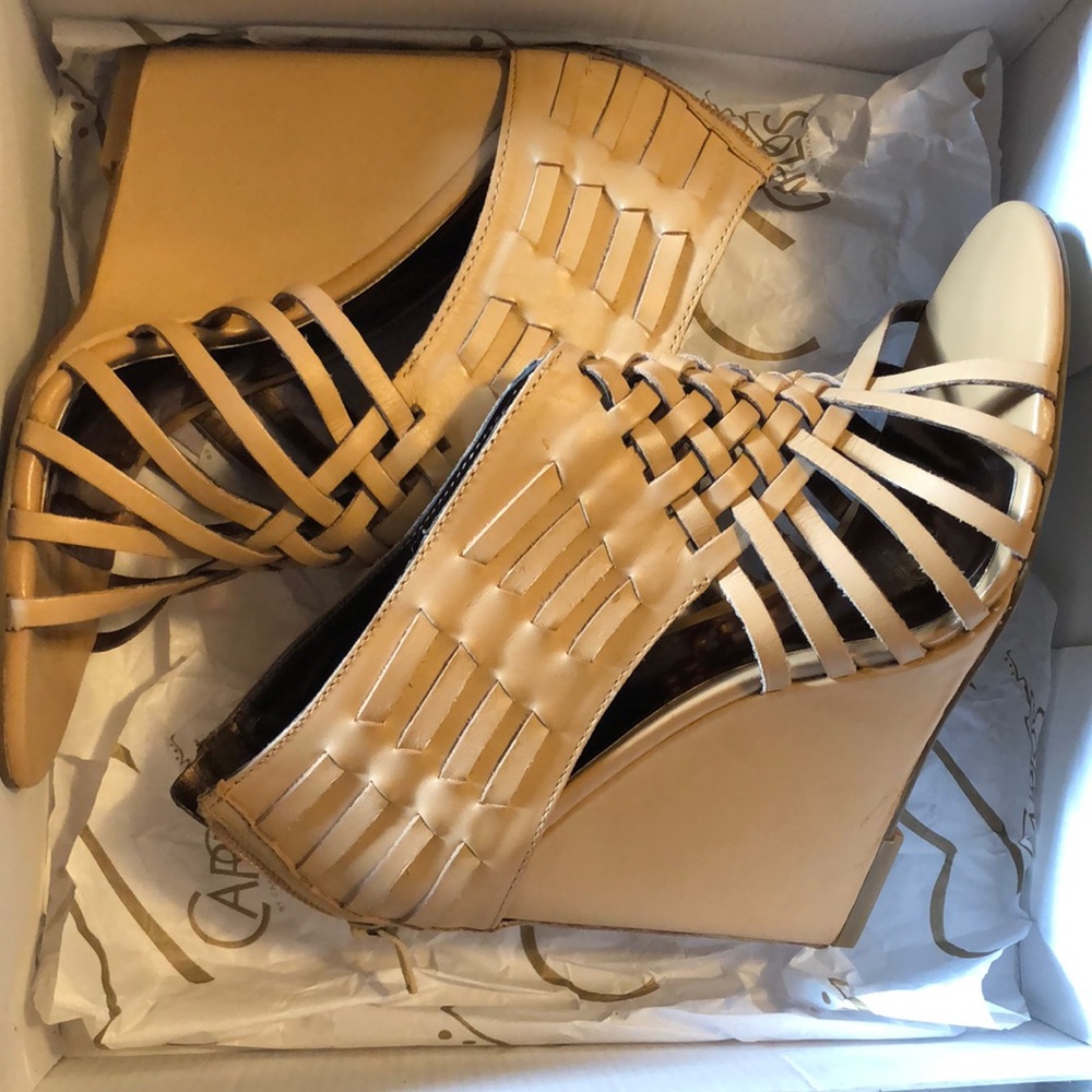 Carlos Santana wedge size 8